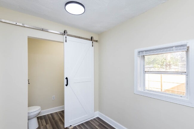 Building Photo - 2-Bedroom Home with Flexible Bonus Room Near Downtown Columbus