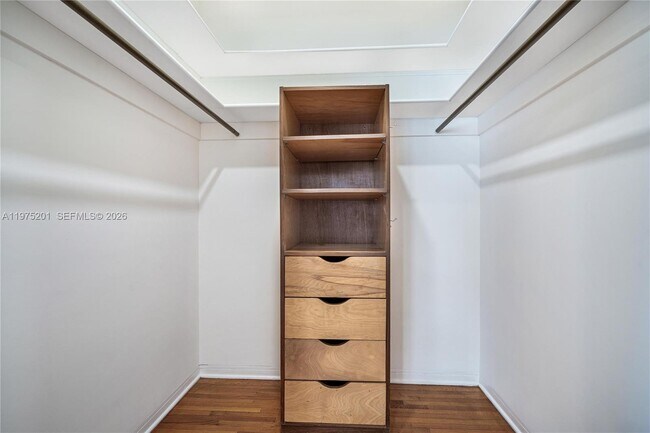 Building Photo - 1235 Algardi Ave