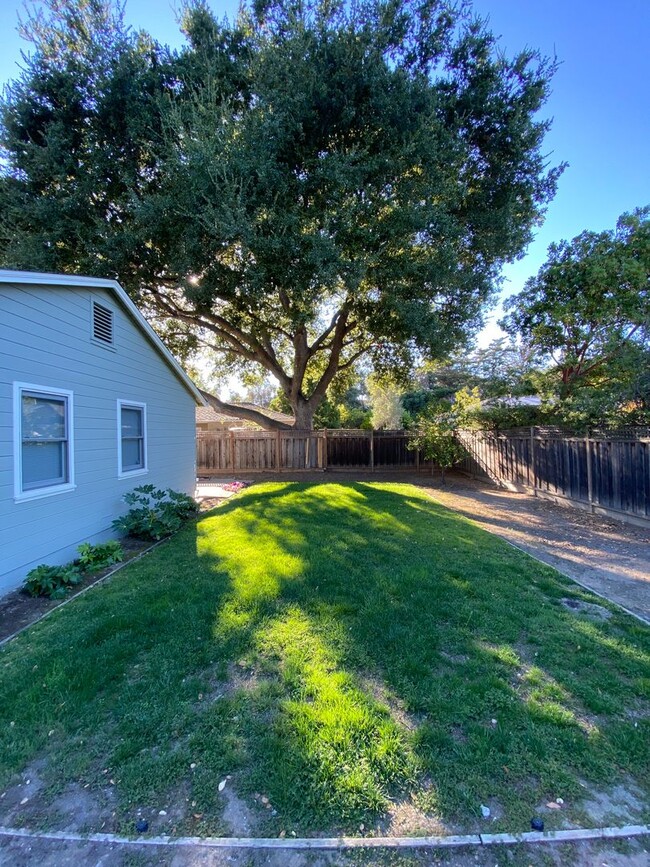 Building Photo - Charming Single-Family Home in Menlo Park