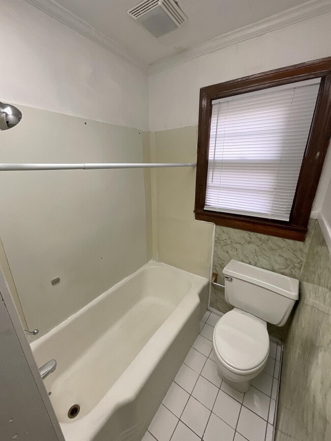 Building Photo - 28 St Mary Ave NW