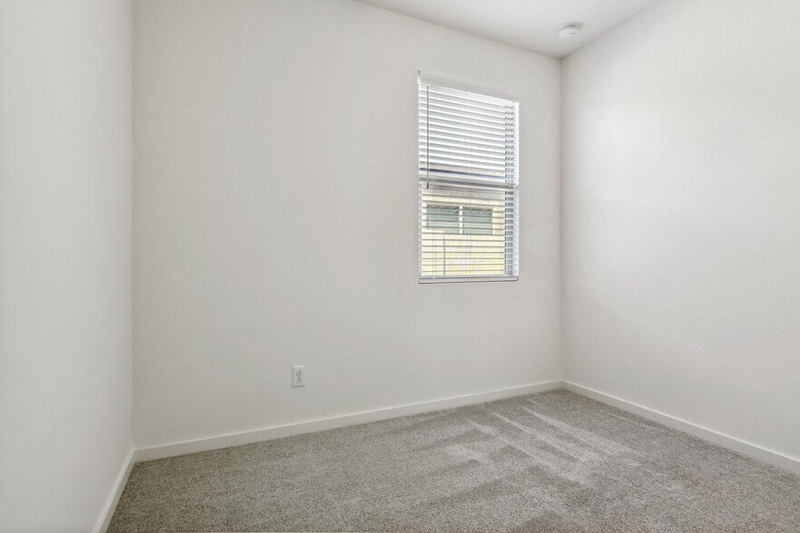 Building Photo - 18666 Puget Ave