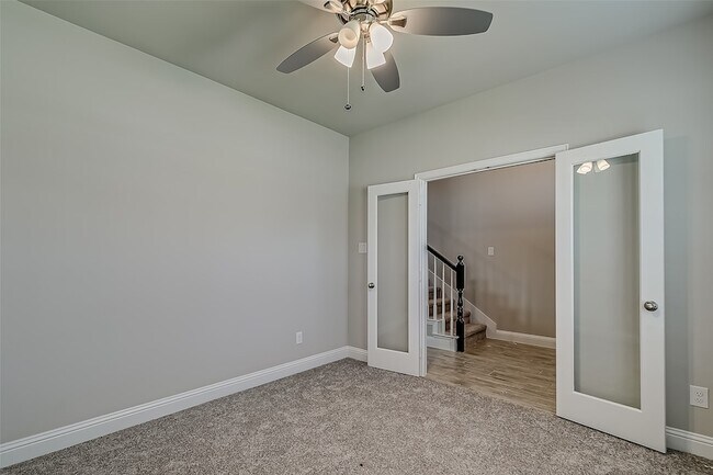 Building Photo - 327 Sweetspire Dr