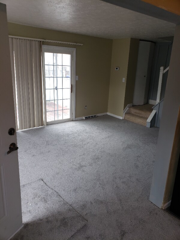 Building Photo - 6586 Liberty Bell Dr