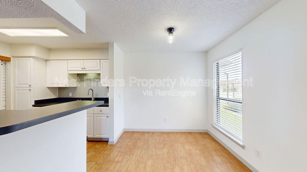 Building Photo - 10200 Belle Rive Blvd