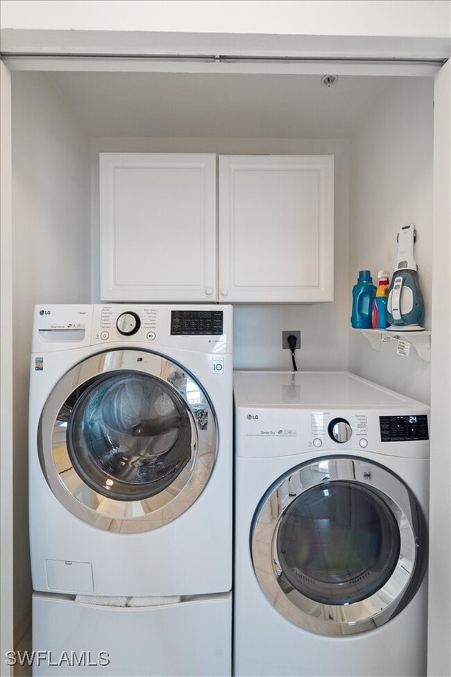 Building Photo - 14819 Laguna Dr