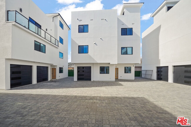 Building Photo - 4202 Willimet Ave