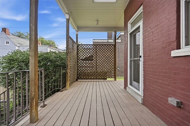 Building Photo - 326 Hailman St