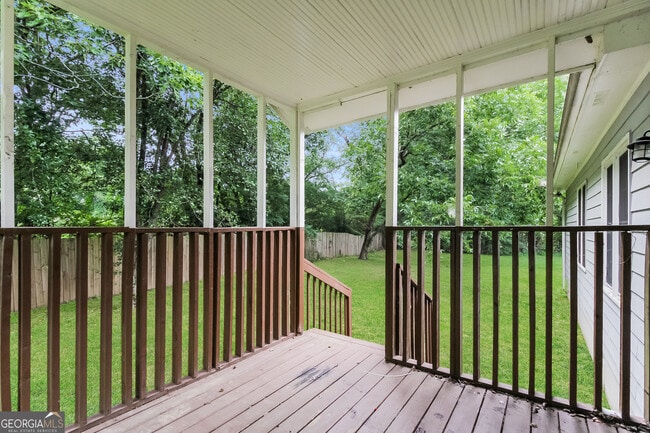 Building Photo - 14 Dove Ct