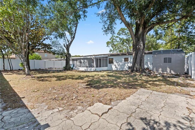 Building Photo - 8014 W Comanche Ave