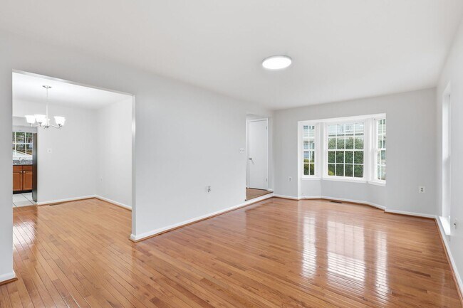 Building Photo - Welcome to this stunning end residence perfectly positioned in a highly desirable setting.