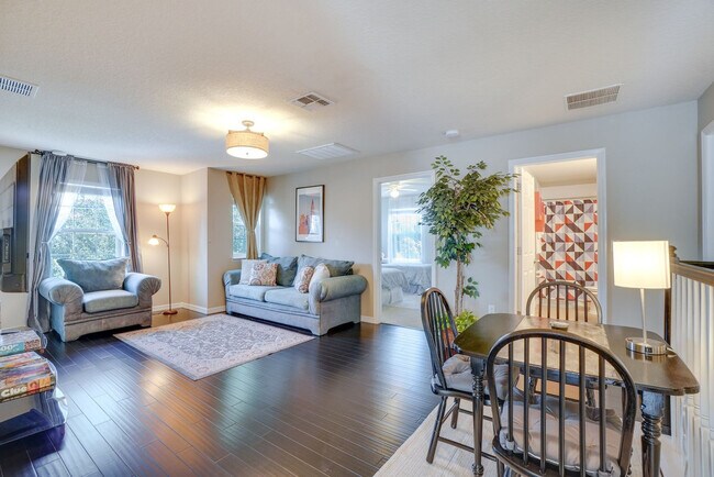 Building Photo - 14822 Fells Ln