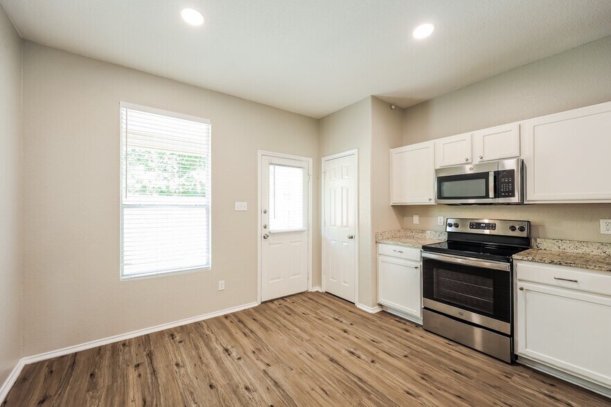 Building Photo - 27330 Wrought Iron