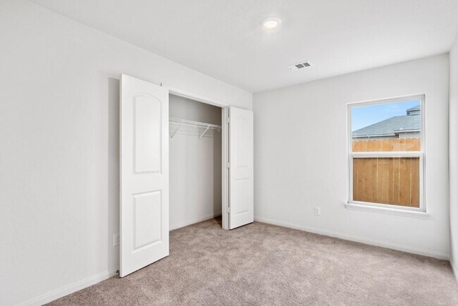 Building Photo - 205 Allington Cir