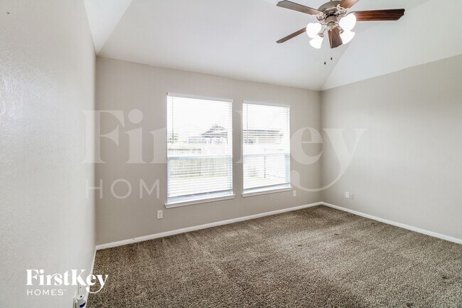 Building Photo - 4810 Bay Vista Dr