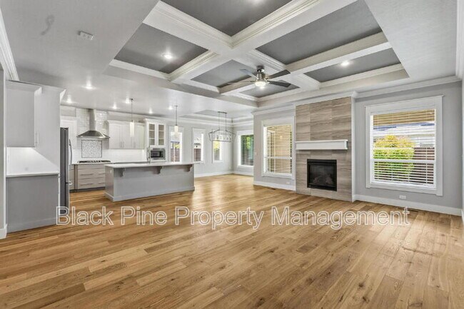 Building Photo - 3761 W Renhold Dr