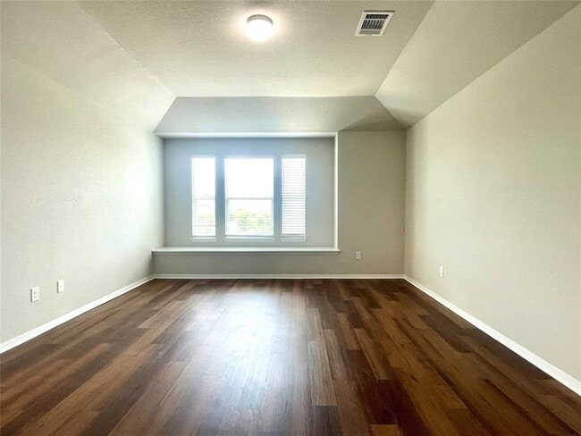 Building Photo - 6701 Wolf Pack Dr