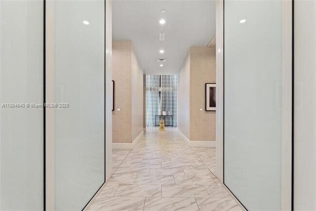 Building Photo - 50 Biscayne Blvd