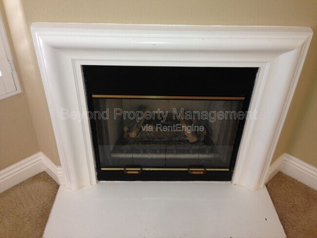 Building Photo - 12376 Carmel Country Rd