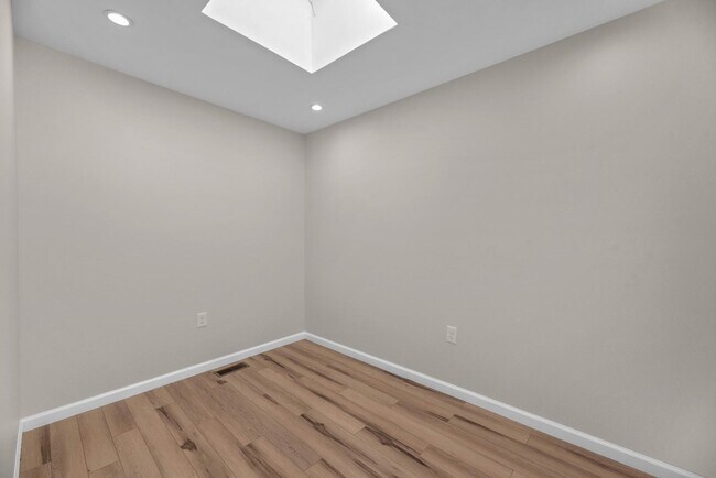 Building Photo - 121 N Patterson Park Ave