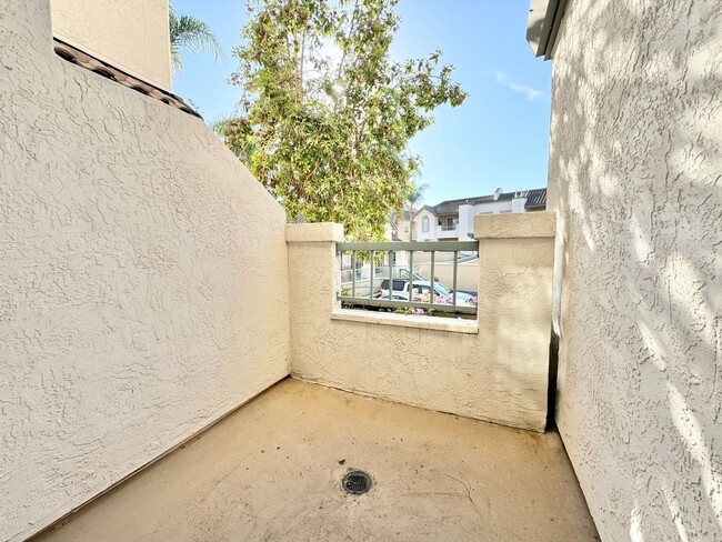 Building Photo - Beautiful 2Bd/2Ba Condo Located in Mira Mesa!