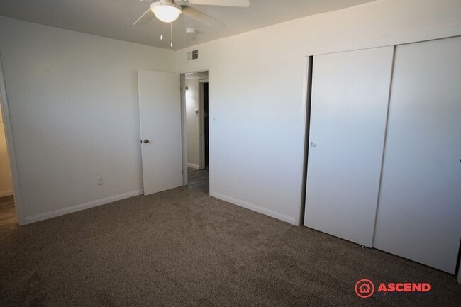 Building Photo - Charming Home in Central Bakersfield!