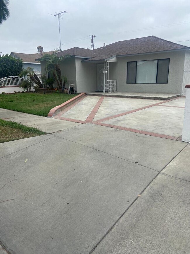 10813 Maidstone Ave - 10813 Maidstone Ave Santa Fe Springs CA 90670 ...