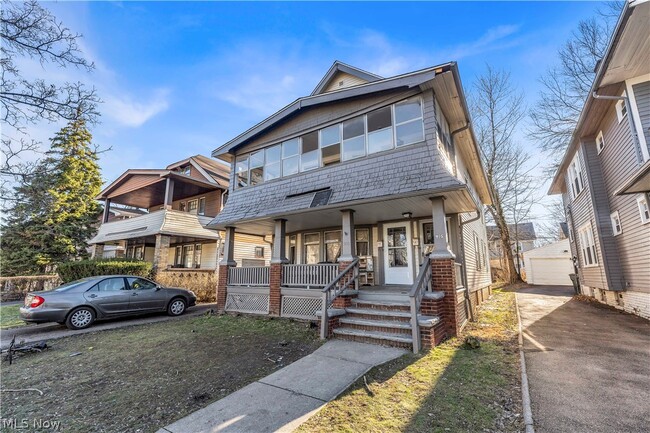 Building Photo - 913 Helmsdale Rd