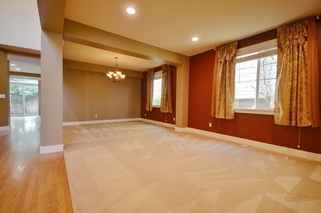 Building Photo - Elegant 4BR Murray Franklin Home in Fernwood Hills | EV Charger | Northshore Schools