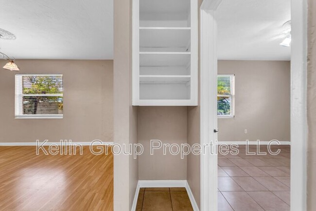 Building Photo - 4220 W Bay View Ave