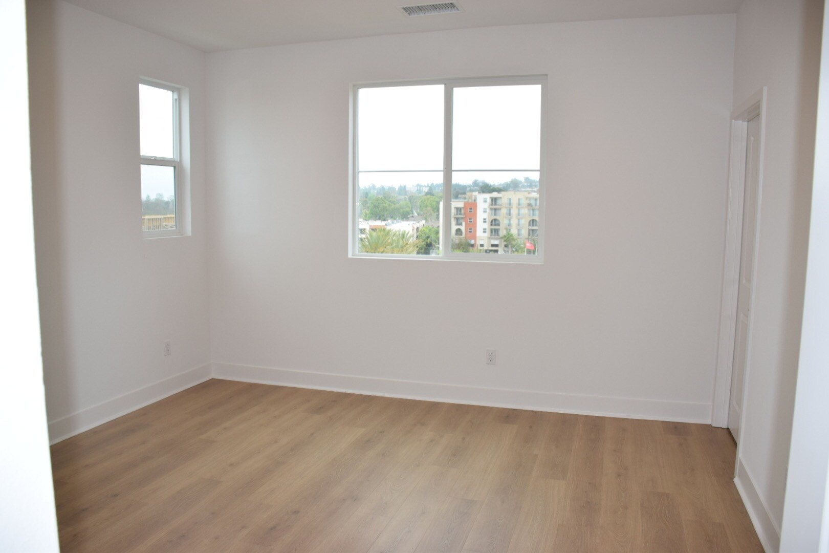 Building Photo - 1630 Saratoga Ln