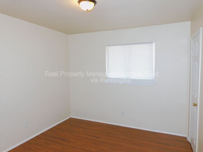 Building Photo - 4216 Parker St