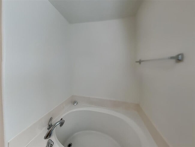Building Photo - 18475 Sunrise Pines Dr