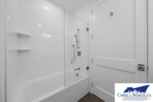 Building Photo - 218 Old Colony Ave