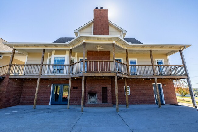 Building Photo - Greenback 37742 - 4 bedroom, 4.5 bath home - Contact Jeremy Logan (865) 307-2273