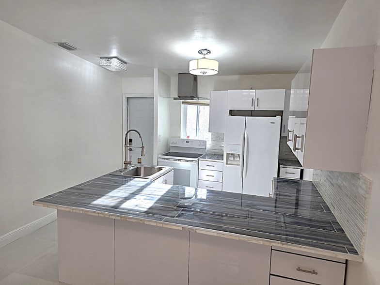 Building Photo - 20845 Grouper Dr