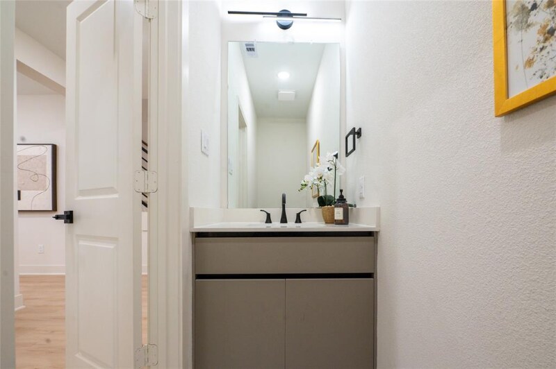 Building Photo - 8122 Corinth St