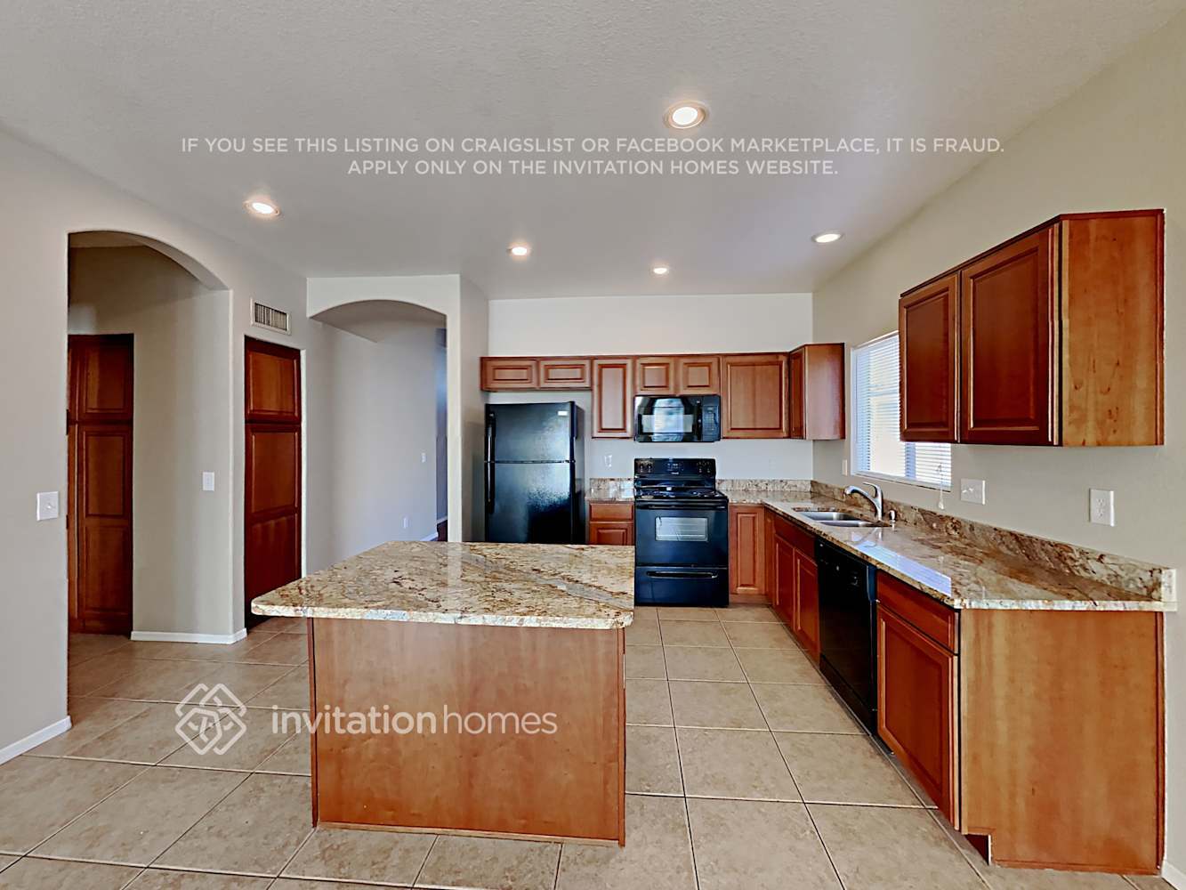 Building Photo - 2509 N Silverado