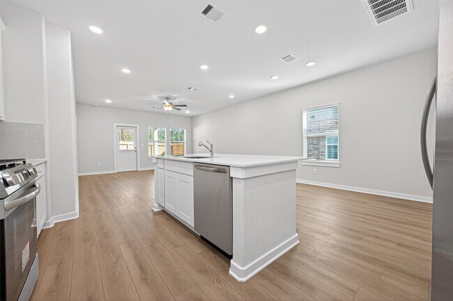 Building Photo - 8514 Blueberry Ash St