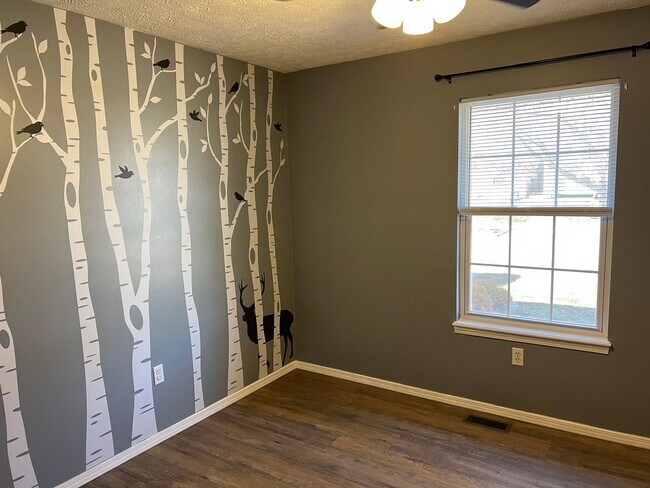 Building Photo - Now Available! Gorgeous Walkout Basement Home with a Pool, Ozark