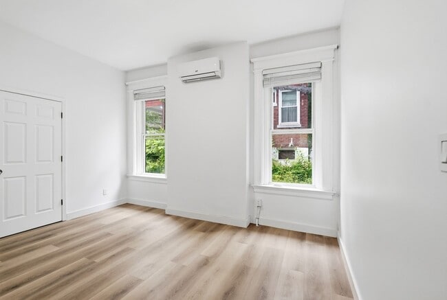 Building Photo - 568 Hale Ave