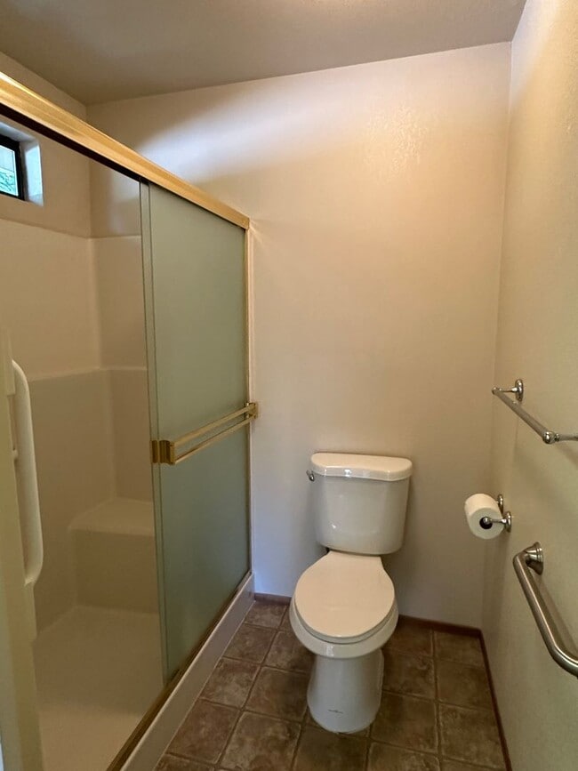 Building Photo - Beautiful 55+ home in Paris Park!