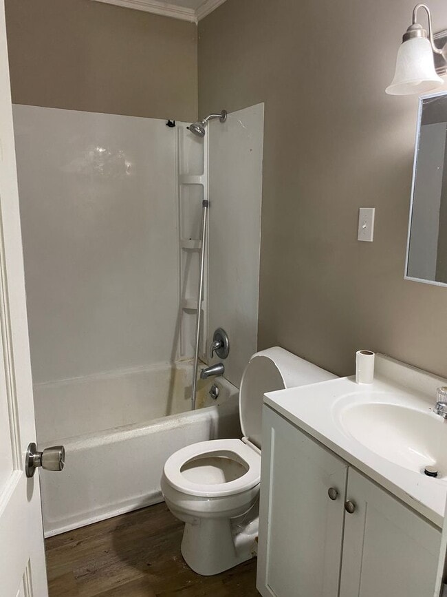 Building Photo - Cozy 3 bedroom 2 bathroom Home in Harvard ...
