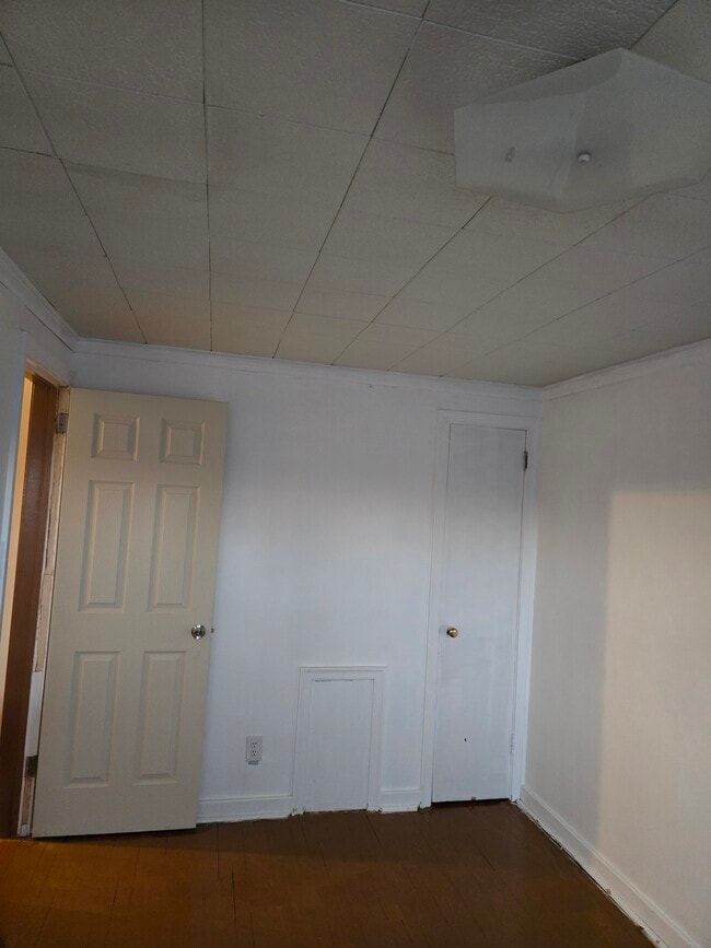 Building Photo - 2445 Brookwood St