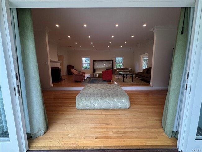 Building Photo - 4455 California Ave