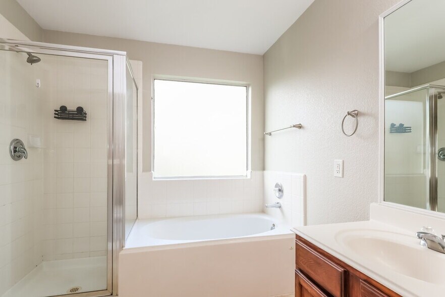 Building Photo - 21334 Bella Luna Ct
