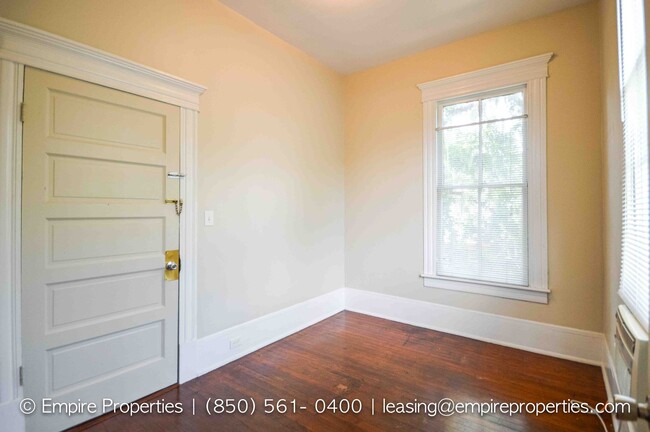 Building Photo - Charming Midtown Aparment with Wood Floors