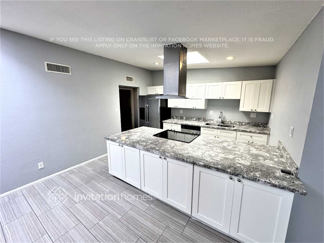 Building Photo - 1265 E Del Rio Dr