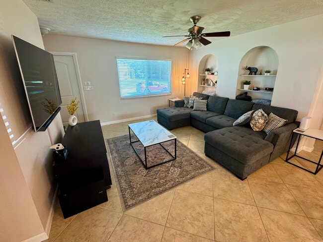 Building Photo - 302 SE Lancaster Ave