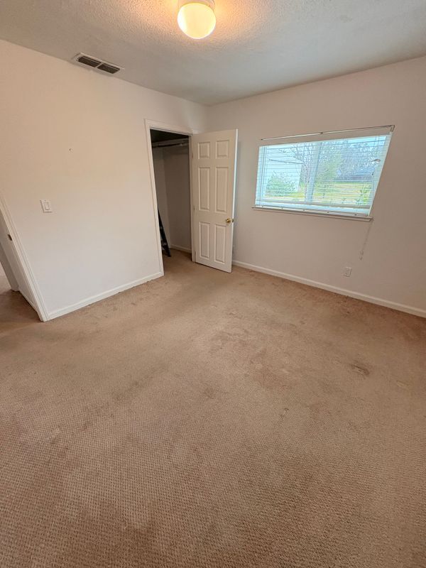 Building Photo - 4810 Kenmar Rd