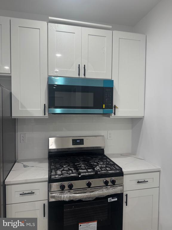 Building Photo - 807 S 57th St